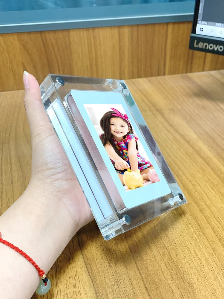 Battery-Powered Digital Photo Frame